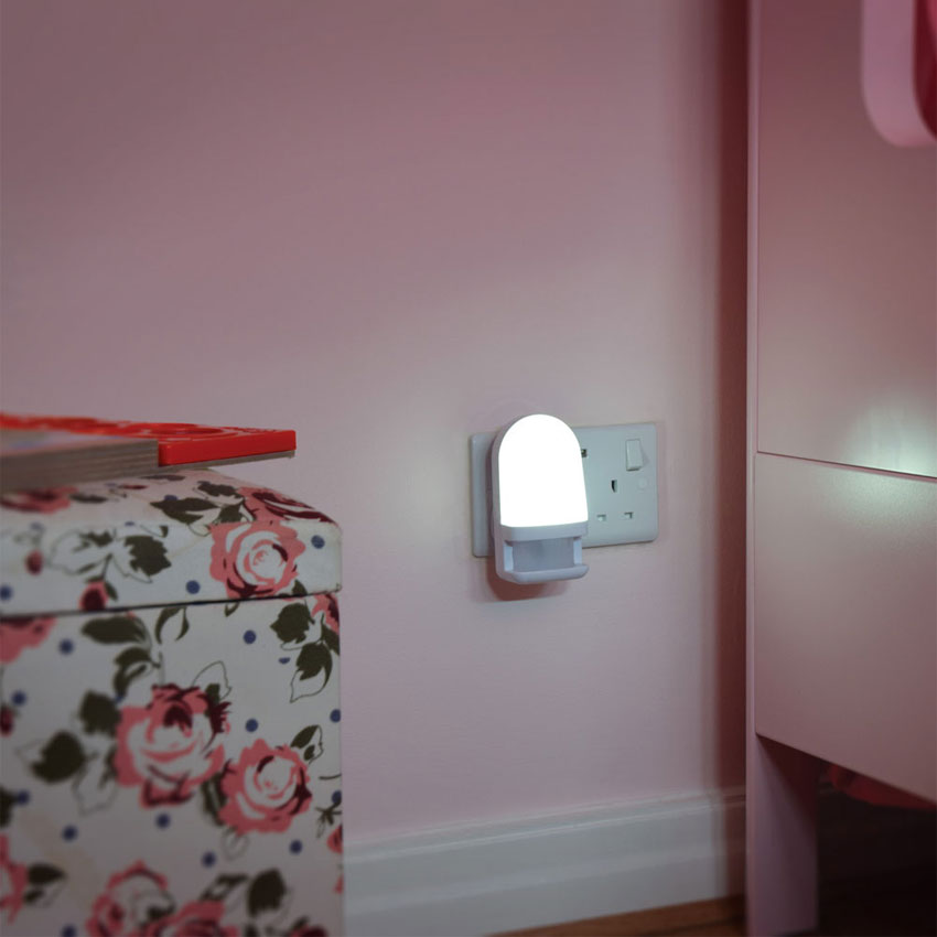 lyyt LED Night Light with PIR Sensor - Image 3